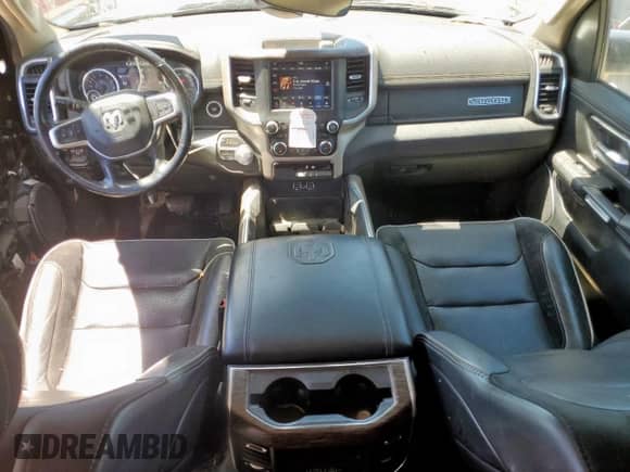 2020 Ram 1500 Laramie z VIN 1C6RREDT7LN306139, wystawiony jako Copart lot #62704995 z przebiegiem 118 657 mil mil oraz Szkoda całkowita • Salvage title. Historia ofert i sprzedaży dostępna na DreamBid. Obrazek 8.