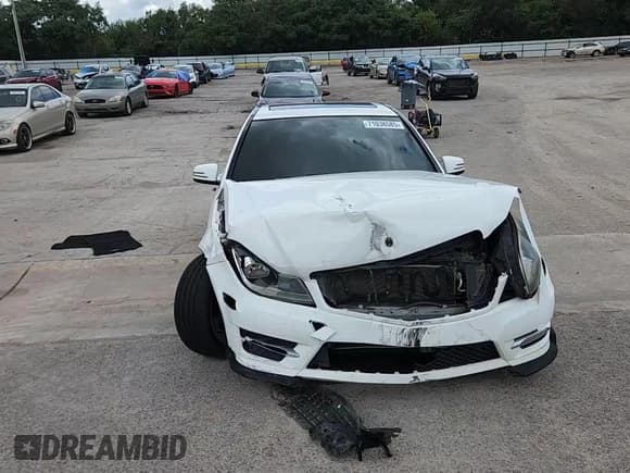 ✅ 2013 Mercedes-Benz C 300 Sport • VIN: WDDGF8AB6DR283491 • Lot: 71038585. Wystawiony na Copart z przebiegiem 126 719 mil. Bezpłatny archiwum sprzedaży aukcyjnych z USA i szczegółowy raport historii pojazdu na DreamBid. Zdjęcie 14.