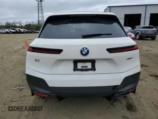 ✅ 2024 BMW iX xDrive50 • VIN: WB523CF00RCP42785 • Лот: 51465784. Опубликован ранее на Copart с пробегом Не указан. Бесплатный доступ к архиву аукционных продаж из США и подробный отчёт об истории автомобиля на DreamBid. Изображение 6.
