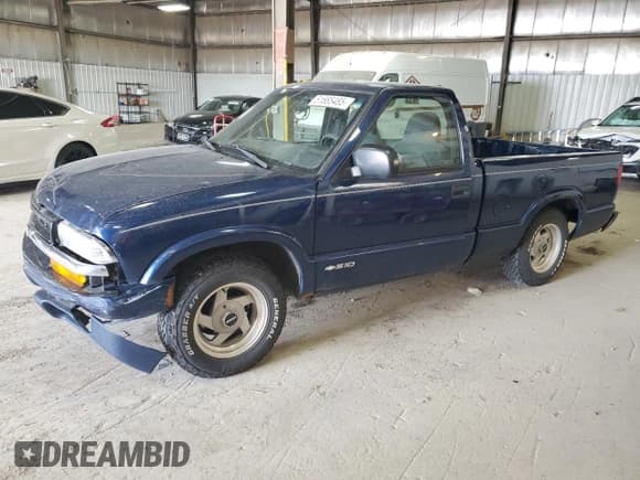✅ 2000 Chevrolet S-10 • VIN: 1GCCS1446YK182247 • Лот: 51685485. Опубликован ранее на Copart с пробегом 120 044 миль. Бесплатный доступ к архиву аукционных продаж из США и подробный отчёт об истории автомобиля на DreamBid. Изображение 1.