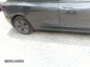 ✅ 2023 Tesla Model 3 Long Range • VIN: 5YJ3E1EB2PF633240 • Lot: 39650160. Wystawiony na IAAI z przebiegiem 15 628 mil. Bezpłatny archiwum sprzedaży aukcyjnych z USA i szczegółowy raport historii pojazdu na DreamBid. Zdjęcie 19.