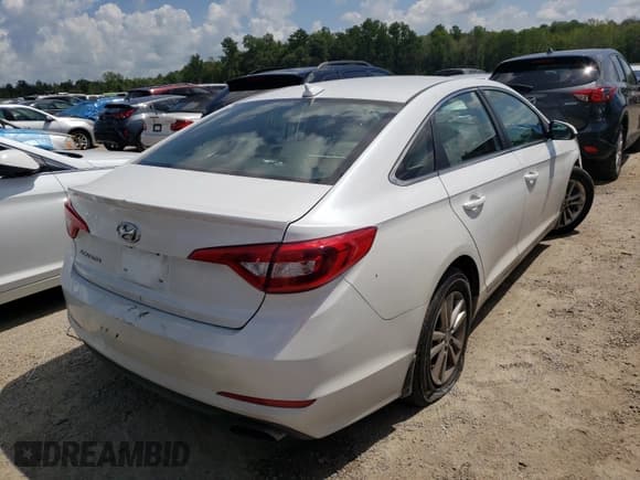 ✅ 2017 Hyundai Sonata SE • VIN: 5NPE24AF5HH487558 • Lot: 67592982. Listed on Copart with Not provided. Free auction sales archive from the USA and detailed vehicle history report at DreamBid. Image 4.