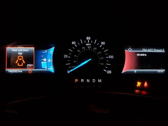 ✅ 2016 Ford Expedition Max Limited • VIN: 1FMJK2ATXGEF32190 • Lot: 65775255. Wystawiony na Copart z przebiegiem 142 202 mil. Bezpłatny archiwum sprzedaży aukcyjnych z USA i szczegółowy raport historii pojazdu na DreamBid. Zdjęcie 9.