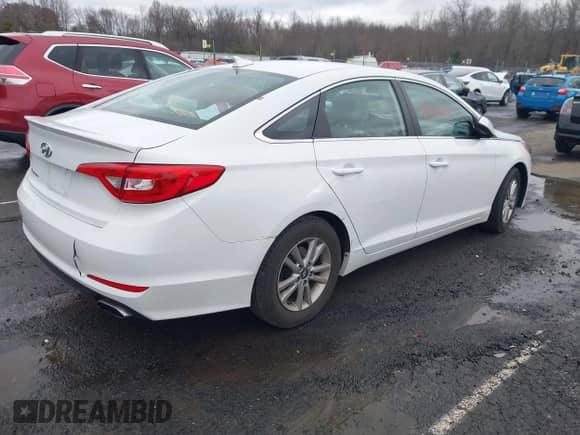 2016 Hyundai Sonata 2.4L z VIN 5NPE24AF9GH405653, wystawiony jako IAAI lot #41835115 z przebiegiem 103 840 mil mil oraz . Historia ofert i sprzedaży dostępna na DreamBid. Obrazek 4.