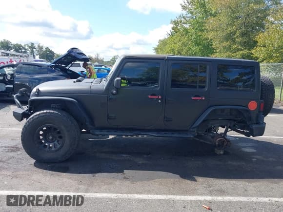 ✅ 2017 Jeep Wrangler Unlimited Sport • VIN: 1C4BJWDG7HL540052 • Lot: 43225416. Listed on IAAI with 86,328 mi. Free auction sales archive from the USA and detailed vehicle history report at DreamBid. Image 14.