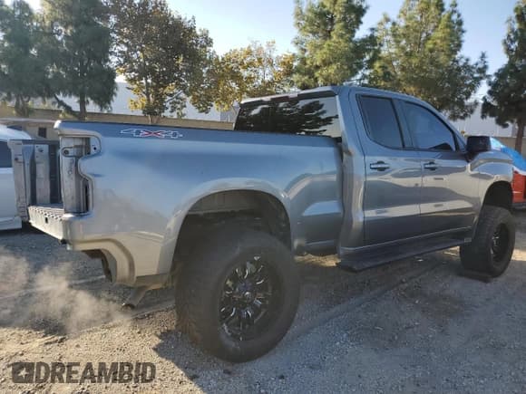 ✅ 2019 Chevrolet Silverado 1500 RST • VIN: 1GCRYEED8KZ233180 • Лот: 82754775. Опубликован ранее на Copart с пробегом 66 513 миль. Бесплатный доступ к архиву аукционных продаж из США и подробный отчёт об истории автомобиля на DreamBid. Изображение 3.