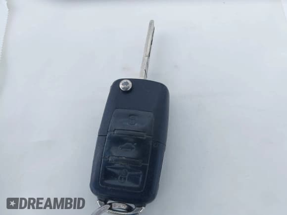 ✅ 2009 Volkswagen Jetta SE • VIN: 3VWRZ71KX9M128808 • Lot: 42378792. Listed on IAAI with 215,537 mi. Free auction sales archive from the USA and detailed vehicle history report at DreamBid. Image 11.