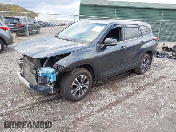 ✅ 2022 Toyota Highlander Hybrid XLE • VIN: 5TDGBRCH7NS541727 • Lot: 43573558. Wystawiony na IAAI z przebiegiem 79 995 mil. Bezpłatny archiwum sprzedaży aukcyjnych z USA i szczegółowy raport historii pojazdu na DreamBid. Zdjęcie 18.