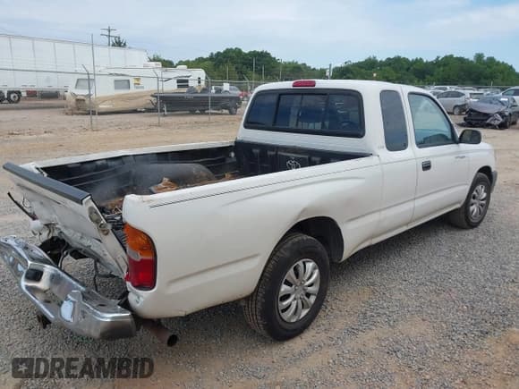 ✅ 1999 Toyota Tacoma • VIN: 4TAVL52N0XZ472509 • Lot: 42838081. Wystawiony na IAAI z przebiegiem 204 409 mil. Bezpłatny archiwum sprzedaży aukcyjnych z USA i szczegółowy raport historii pojazdu na DreamBid. Zdjęcie 4.