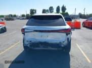 ✅ 2024 Lexus RX 350h • VIN: 2T2BBMCA8RC035933 • Lot: 42249750. Wystawiony na IAAI z przebiegiem 33 181 mil. Bezpłatny archiwum sprzedaży aukcyjnych z USA i szczegółowy raport historii pojazdu na DreamBid. Zdjęcie 16.