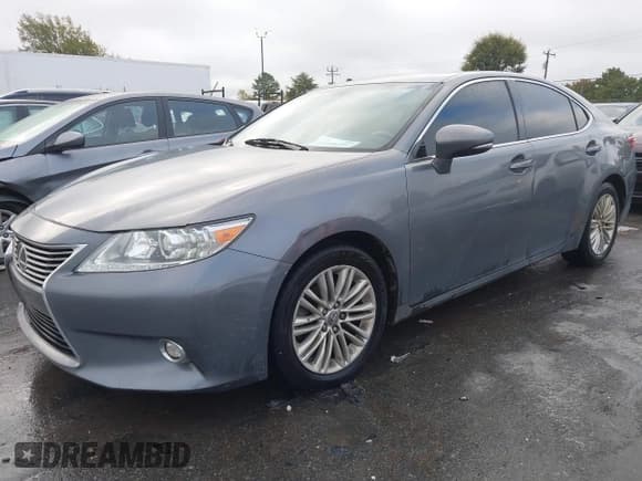 ✅ 2015 Lexus ES 330 • VIN: JTHBK1GG7F2184067 • Lot: 43556231. Listed on IAAI with 216,742 mi. Free auction sales archive from the USA and detailed vehicle history report at DreamBid. Image 2.