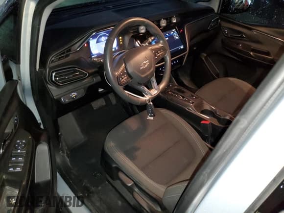 ✅ 2023 Chevrolet Bolt EV 1LT • VIN: 1G1FW6S04P4192513 • Lot: 83825224. Wystawiony na Copart z przebiegiem 26 912 mil. Bezpłatny archiwum sprzedaży aukcyjnych z USA i szczegółowy raport historii pojazdu na DreamBid. Zdjęcie 8.