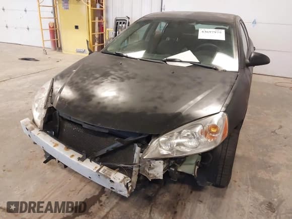 ✅ 2010 Pontiac G6 1SB • VIN: 1G2ZA5E01A4146884 • Lot: 43697975. Wystawiony na IAAI z przebiegiem 154 889 mil. Bezpłatny archiwum sprzedaży aukcyjnych z USA i szczegółowy raport historii pojazdu na DreamBid. Zdjęcie 6.