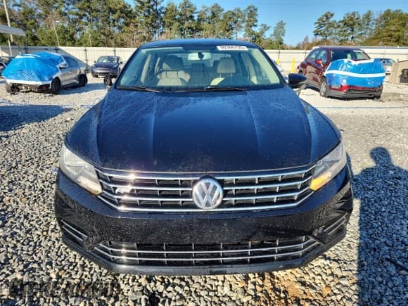 ✅ 2016 Volkswagen Passat S • VIN: 1VWAS7A3XGC064312 • Lot: 90366735. Wystawiony na Copart z przebiegiem 127 822 mil. Bezpłatny archiwum sprzedaży aukcyjnych z USA i szczegółowy raport historii pojazdu na DreamBid. Zdjęcie 5.