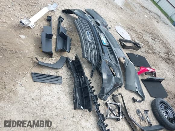 ✅ 2024 Ford Explorer XLT • VIN: 1FMSK7DH0RGA13584 • Lot: 42301824. Wystawiony na IAAI z przebiegiem 10 719 mil. Bezpłatny archiwum sprzedaży aukcyjnych z USA i szczegółowy raport historii pojazdu na DreamBid. Zdjęcie 20.