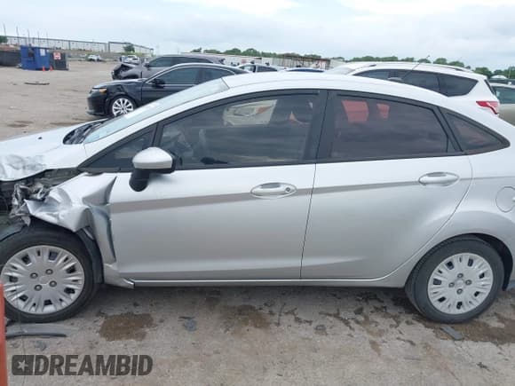 ✅ 2015 Ford Fiesta S • VIN: 3FADP4AJ0FM145594 • Лот: 42368055. Опубликован ранее на IAAI с пробегом 142 169 миль. Бесплатный доступ к архиву аукционных продаж из США и подробный отчёт об истории автомобиля на DreamBid. Изображение 14.