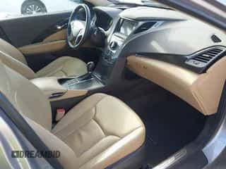 2013 Hyundai Azera z VIN KMHFG4JG4DA200108, wystawiony jako IAAI lot #41106201 z przebiegiem 79 920 mil mil oraz . Historia ofert i sprzedaży dostępna na DreamBid. Obrazek 5.