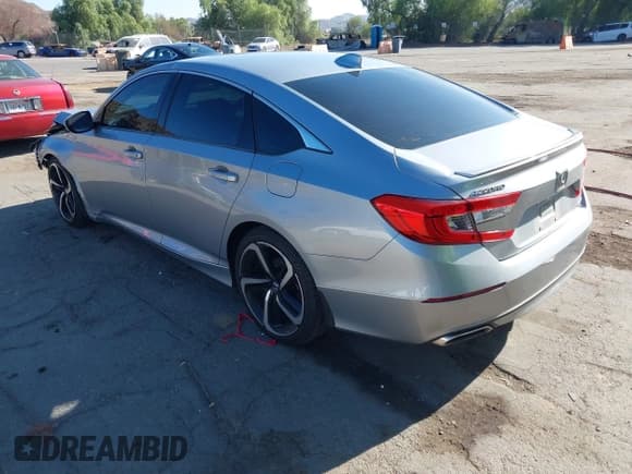 ✅ 2018 Honda Accord Sport • VIN: 1HGCV1F38JA109177 • Lot: 43616699. Wystawiony na IAAI z przebiegiem 108 085 mil. Bezpłatny archiwum sprzedaży aukcyjnych z USA i szczegółowy raport historii pojazdu na DreamBid. Zdjęcie 3.