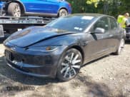 ✅ 2024 Tesla Model 3 • VIN: 5YJ3E1EAXRF729577 • Lot: 43188284. Wystawiony na IAAI z przebiegiem 16 053 mil. Bezpłatny archiwum sprzedaży aukcyjnych z USA i szczegółowy raport historii pojazdu na DreamBid. Zdjęcie 20.