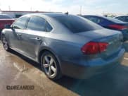 ✅ 2013 Volkswagen Passat SE • VIN: 1VWBH7A33DC004046 • Лот: 43848084. Опубликован ранее на IAAI с пробегом 105 942 миль. Бесплатный доступ к архиву аукционных продаж из США и подробный отчёт об истории автомобиля на DreamBid. Изображение 3.