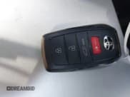 ✅ 2024 Toyota Prius LE • VIN: JTDACAAU0R3043770 • Lot: 42142393. Wystawiony na IAAI z przebiegiem 2 733 mil. Bezpłatny archiwum sprzedaży aukcyjnych z USA i szczegółowy raport historii pojazdu na DreamBid. Zdjęcie 11.