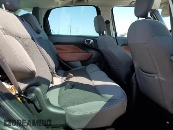 ✅ 2014 FIAT 500L Trekking • VIN: ZFBCFADHXEZ012616 • Лот: 84014615. Опубликован ранее на Copart с пробегом 143 837 миль. Бесплатный доступ к архиву аукционных продаж из США и подробный отчёт об истории автомобиля на DreamBid. Изображение 10.