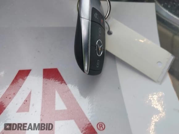 ✅ 2019 Mercedes-Benz C 300 • VIN: 55SWF8EB6KU292287 • Lot: 43535993. Listed on IAAI with 56,743 mi. Free auction sales archive from the USA and detailed vehicle history report at DreamBid. Image 11.