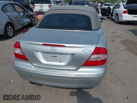 ✅ 2007 Mercedes-Benz CLK 350 • VIN: WDBTK56F57T080161 • Лот: 42291070. Опубликован ранее на IAAI с пробегом 64 689 миль. Бесплатный доступ к архиву аукционных продаж из США и подробный отчёт об истории автомобиля на DreamBid. Изображение 17.