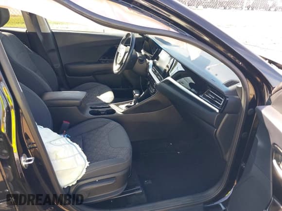 ✅ 2020 Kia Niro LX • VIN: KNDCB3LC5L5375713 • Lot: 43371666. Listed on IAAI with 58,312 mi. Free auction sales archive from the USA and detailed vehicle history report at DreamBid. Image 5.