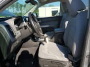 ✅ 2020 Chevrolet Colorado 2WD LT • VIN: 1GCGSCEN8L1132534 • Lot: 68730175. Wystawiony na Copart z przebiegiem 63 531 mil. Bezpłatny archiwum sprzedaży aukcyjnych z USA i szczegółowy raport historii pojazdu na DreamBid. Zdjęcie 7.