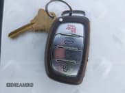 ✅ 2017 Hyundai Ioniq Blue • VIN: KMHC65LC0HU026306 • Lot: 41707234. Wystawiony na IAAI z przebiegiem 77 793 mil. Bezpłatny archiwum sprzedaży aukcyjnych z USA i szczegółowy raport historii pojazdu na DreamBid. Zdjęcie 11.