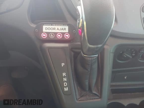 ✅ 2018 Ford Transit XL • VIN: 1FMZK1CM7JKA81747 • Lot: 42143608. Wystawiony na IAAI z przebiegiem 20 981 mil. Bezpłatny archiwum sprzedaży aukcyjnych z USA i szczegółowy raport historii pojazdu na DreamBid. Zdjęcie 17.