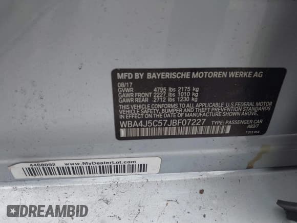 ✅ 2018 BMW 4 Series 440i • VIN: WBA4J5C57JBF07227 • Lot: 41562986. Wystawiony na IAAI z przebiegiem 76 316 mil. Bezpłatny archiwum sprzedaży aukcyjnych z USA i szczegółowy raport historii pojazdu na DreamBid. Zdjęcie 9.