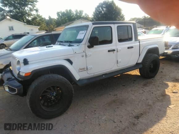 ✅ 2021 Jeep Gladiator High Altitude • VIN: 1C6HJTFG8ML551312 • Lot: 43138492. Wystawiony na IAAI z przebiegiem 66 835 mil. Bezpłatny archiwum sprzedaży aukcyjnych z USA i szczegółowy raport historii pojazdu na DreamBid. Zdjęcie 17.