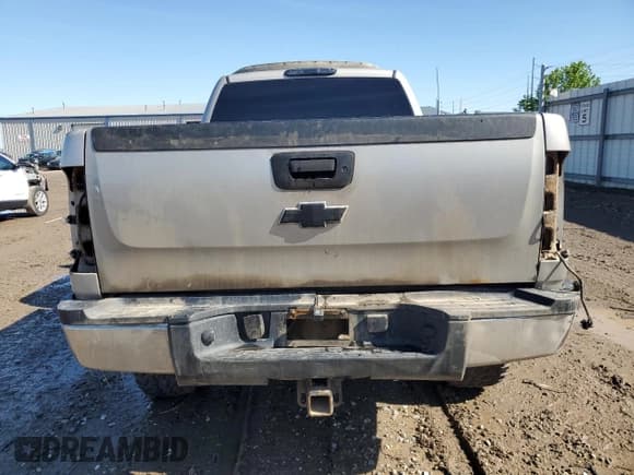 ✅ 2008 Chevrolet Silverado 2500HD 1LT • VIN: 1GCHK29698E172784 • Lot: 56011495. Wystawiony na Copart z przebiegiem Nie podano. Bezpłatny archiwum sprzedaży aukcyjnych z USA i szczegółowy raport historii pojazdu na DreamBid. Zdjęcie 6.