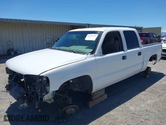 ✅ 2006 GMC Sierra 1500 SLE1 • VIN: 2GTEC13T461103654 • Lot: 42270978. Listed on IAAI with Not provided. Free auction sales archive from the USA and detailed vehicle history report at DreamBid. Image 2.