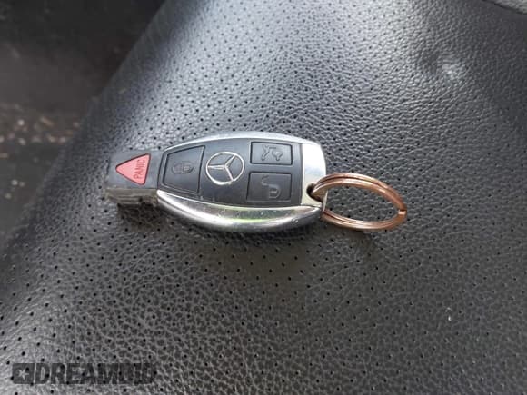 ✅ 2010 Mercedes-Benz GLK 350 • VIN: WDCGG8HB1AF493016 • Лот: 43554862. Опубликован ранее на IAAI с пробегом 217 595 миль. Бесплатный доступ к архиву аукционных продаж из США и подробный отчёт об истории автомобиля на DreamBid. Изображение 11.