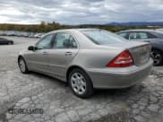 ✅ 2005 Mercedes-Benz C 240 • VIN: WDBRF81J45F640789 • Лот: 87399805. Опубликован ранее на Copart с пробегом 225 746 миль. Бесплатный доступ к архиву аукционных продаж из США и подробный отчёт об истории автомобиля на DreamBid. Изображение 2.