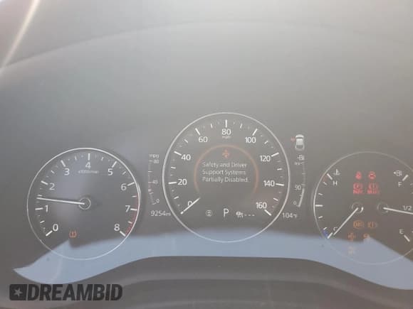 ✅ 2022 Mazda CX-30 S Premium • VIN: 3MVDMBDL0NM443757 • Lot: 61443764. Wystawiony na Copart z przebiegiem 9 254 mil. Bezpłatny archiwum sprzedaży aukcyjnych z USA i szczegółowy raport historii pojazdu na DreamBid. Zdjęcie 9.