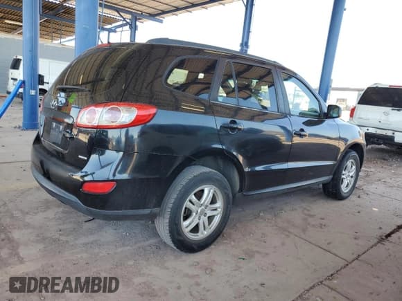 ✅ 2012 Hyundai Santa Fe GLS • VIN: 5XYZGDAB4CG155854 • Lot: 70053684. Listed on Copart with 251,318 mi. Free auction sales archive from the USA and detailed vehicle history report at DreamBid. Image 3.