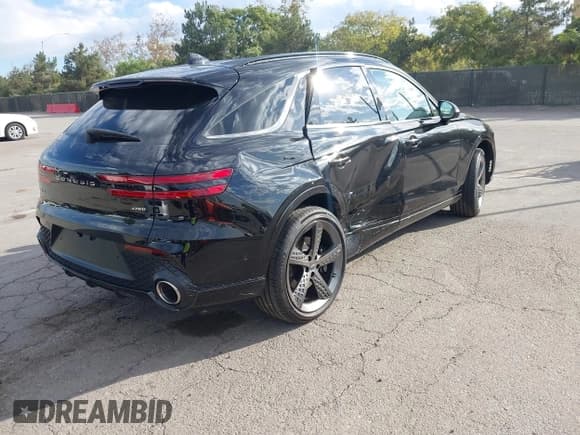 ✅ 2025 Genesis GV70 2.5T • VIN: 5NMMADTB5SH020816 • Lot: 43501568. Listed on IAAI with 12,554 mi. Free auction sales archive from the USA and detailed vehicle history report at DreamBid. Image 4.