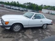 ✅ 1988 Mercedes-Benz 560 SL • VIN: WDBBA48D1JA081816 • Лот: 42384331. Опубликован ранее на IAAI с пробегом 89 586 миль. Бесплатный доступ к архиву аукционных продаж из США и подробный отчёт об истории автомобиля на DreamBid. Изображение 14.