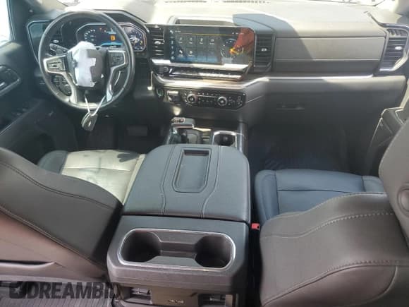 ✅ 2022 Chevrolet Silverado 1500 LT Trail Boss • VIN: 3GCUDFET2NG566112 • Lot: 56796405. Wystawiony na Copart z przebiegiem 27 750 mil. Bezpłatny archiwum sprzedaży aukcyjnych z USA i szczegółowy raport historii pojazdu na DreamBid. Zdjęcie 8.