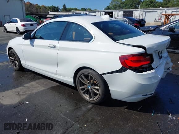 ✅ 2020 BMW 2 Series 230i xDrive • VIN: WBA2J3C01L7E62288 • Lot: 43134262. Listed on IAAI with 45,386 mi. Free auction sales archive from the USA and detailed vehicle history report at DreamBid. Image 3.