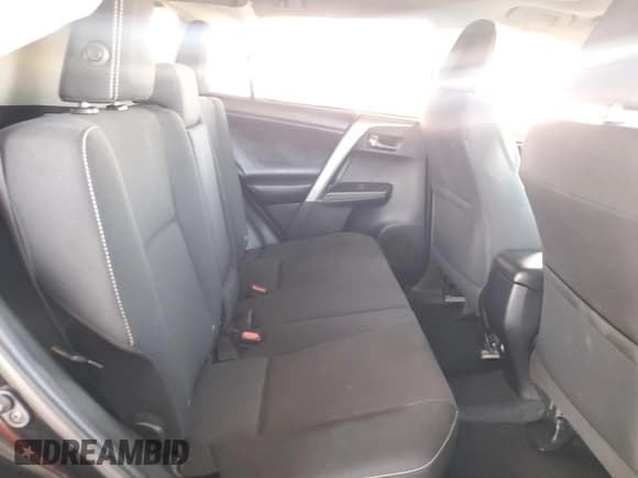 ✅ 2018 Toyota RAV4 XLE • VIN: 2T3WFREV4JW462575 • Lot: 93197755. Listed on Copart with 52,869 mi. Free auction sales archive from the USA and detailed vehicle history report at DreamBid. Image 11.