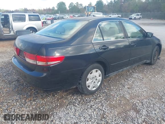 ✅ 2003 Honda Accord LX • VIN: 3HGCM56383G710989 • Lot: 43720988. Listed on IAAI with Not provided. Free auction sales archive from the USA and detailed vehicle history report at DreamBid. Image 4.