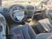 ✅ 2001 Chrysler Voyager • VIN: 1C4GJ25351B120098 • Lot: 80496045. Wystawiony na Copart z przebiegiem 292 110 mil. Bezpłatny archiwum sprzedaży aukcyjnych z USA i szczegółowy raport historii pojazdu na DreamBid. Zdjęcie 8.