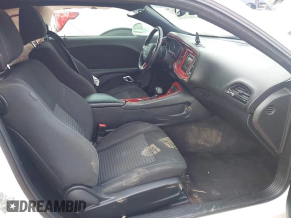 ✅ 2016 Dodge Challenger SXT • VIN: 2C3CDZAG4GH240163 • Lot: 43392879. Wystawiony na IAAI z przebiegiem 137 975 mil. Bezpłatny archiwum sprzedaży aukcyjnych z USA i szczegółowy raport historii pojazdu na DreamBid. Zdjęcie 5.