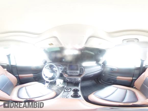 ✅ 2024 Ford Bronco Sport Badlands • VIN: 3FMCR9D95RRE21639 • Lot: 69749535. Wystawiony na Copart z przebiegiem 4 609 mil. Bezpłatny archiwum sprzedaży aukcyjnych z USA i szczegółowy raport historii pojazdu na DreamBid. Zdjęcie 15.