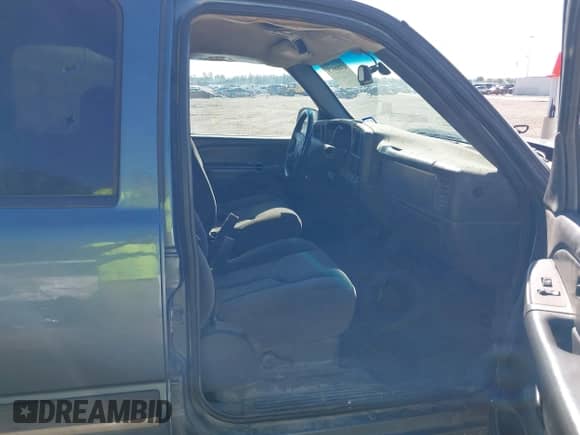 2006 Chevrolet Silverado 1500 LT1 z VIN 2GCEC13T261175923, wystawiony jako IAAI lot #43088575 z przebiegiem 463 390 mil mil oraz . Historia ofert i sprzedaży dostępna na DreamBid. Obrazek 5.